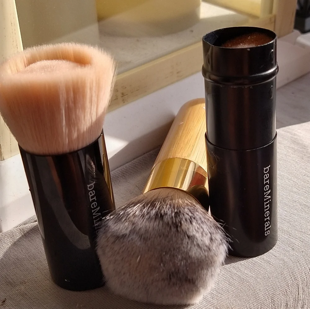 New! Makeup Brushes By Tarte and bare minerals Nice Must need for 26